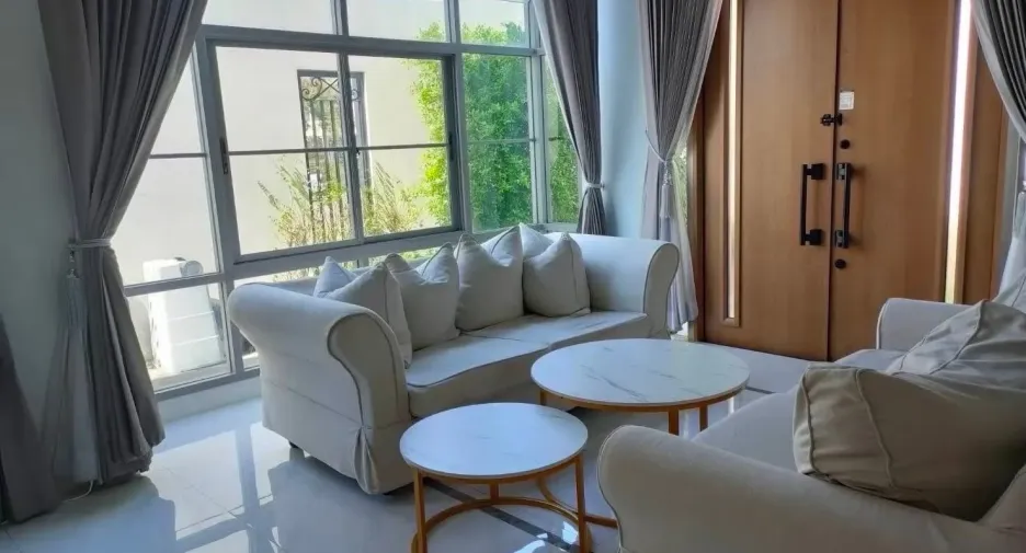 For rent 4 bedrooms house in Lat Krabang, Bangkok