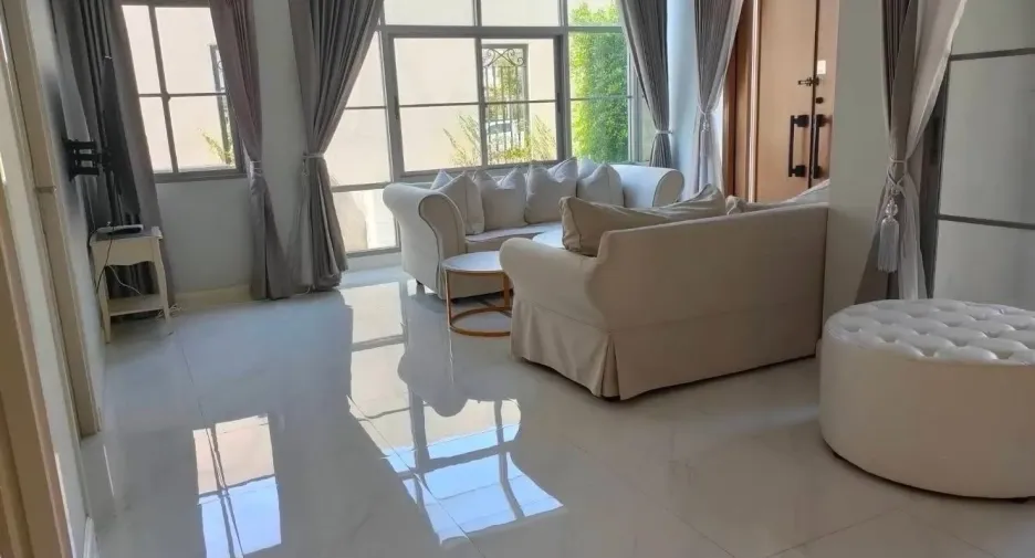 For rent 4 bedrooms house in Lat Krabang, Bangkok