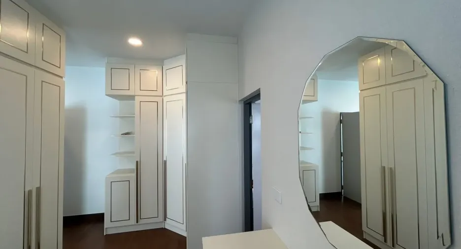 Casa en alquiler de 5 habitaciones en Bang Phli, Samut Prakan