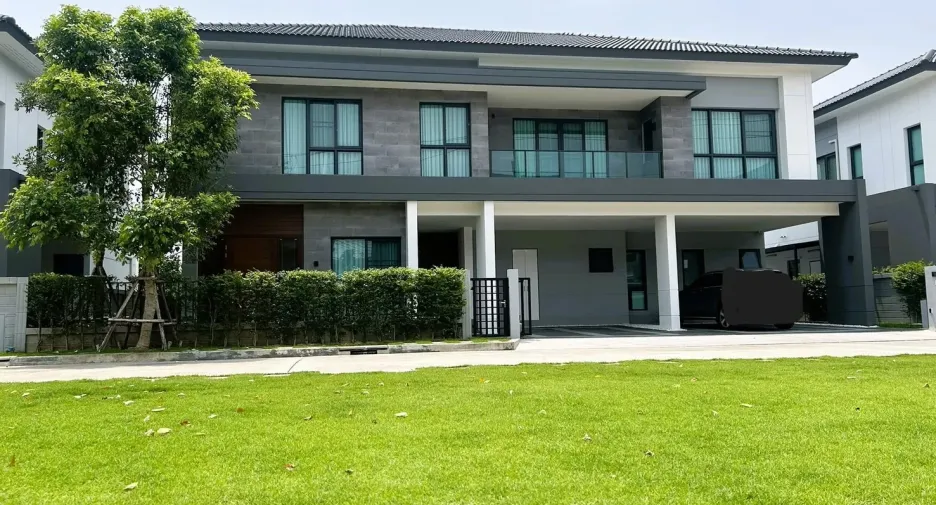 Casa en alquiler de 5 habitaciones en Bang Phli, Samut Prakan