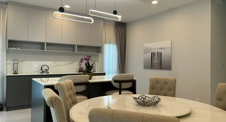 Casa en alquiler de 5 habitaciones en Bang Phli, Samut Prakan