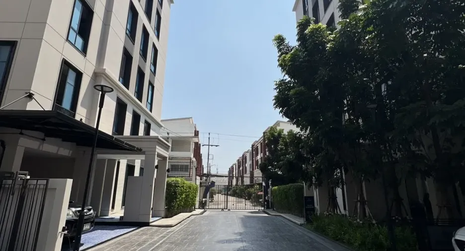 出售 4 卧室 独立屋 在 Yan Nawa, 曼谷