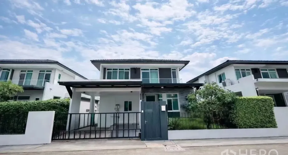 For rent and for sale 4 bedrooms house in Bang Phli, Samut Prakan