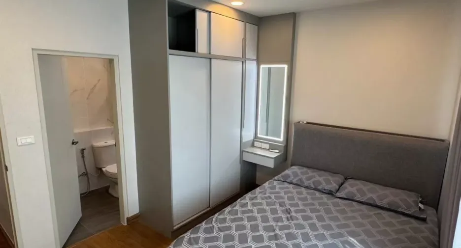 Casa en alquiler y en venta de 4 habitaciones en Bang Phli, Samut Prakan