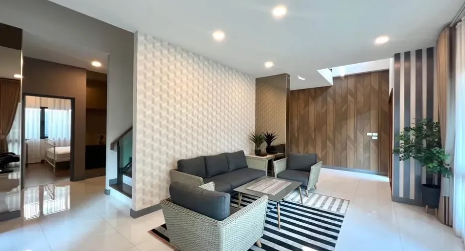 出租 4 卧室 独立屋 在 Bang Phli, Samut Prakan