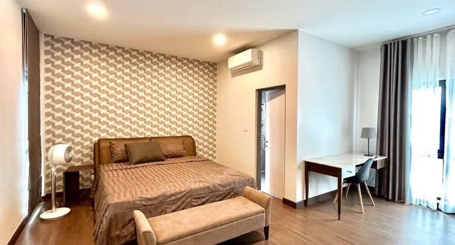 出租 4 卧室 独立屋 在 Bang Phli, Samut Prakan