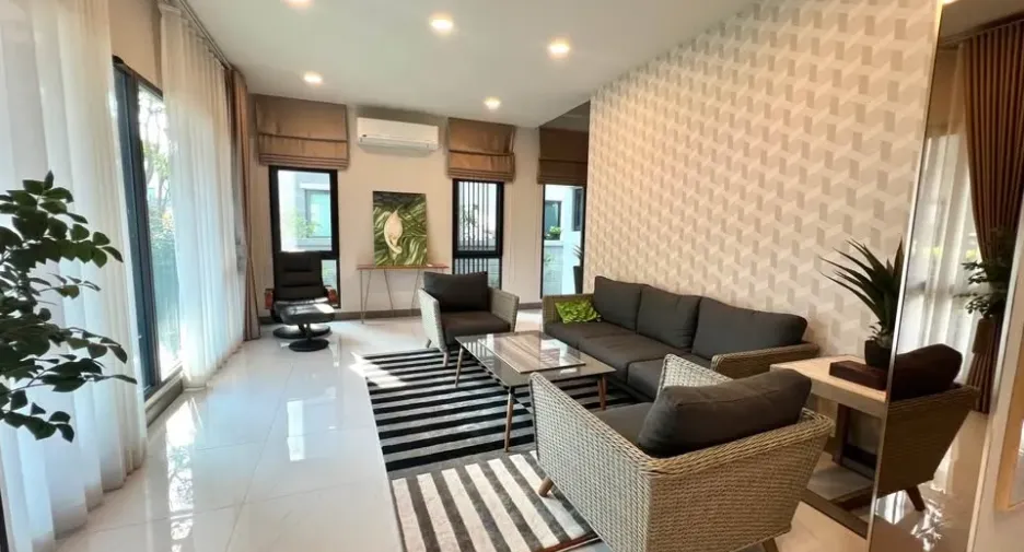 出租 4 卧室 独立屋 在 Bang Phli, Samut Prakan