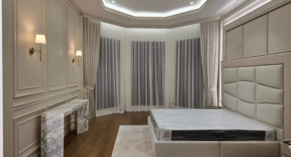 À louer et à vendre 4 chambres maison à Bang Kapi, Bangkok