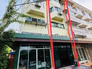 For sale 4 bedrooms townhouse in Hua Hin, Prachuap Khiri Khan