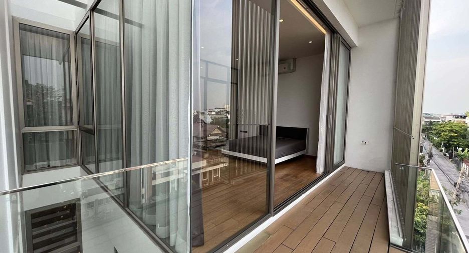 For rent 3 bedrooms office in Lat Phrao, Bangkok