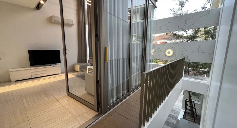 For rent 3 bedrooms office in Lat Phrao, Bangkok