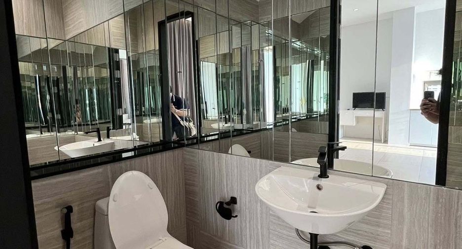 For rent 3 bedrooms office in Lat Phrao, Bangkok