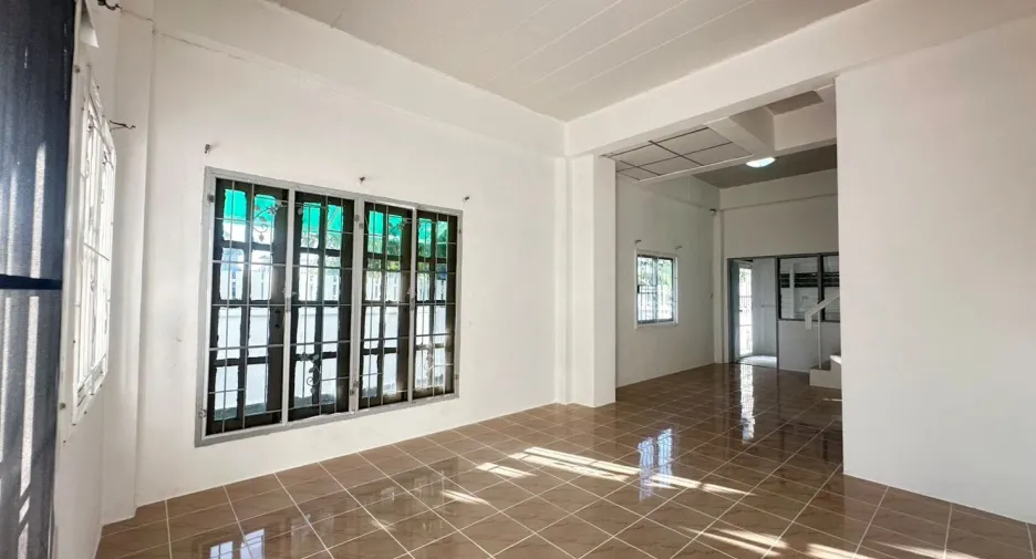 Reihenhaus zum Kauf und zur Miete mit 2 Zimmer in Min Buri, Bangkok
