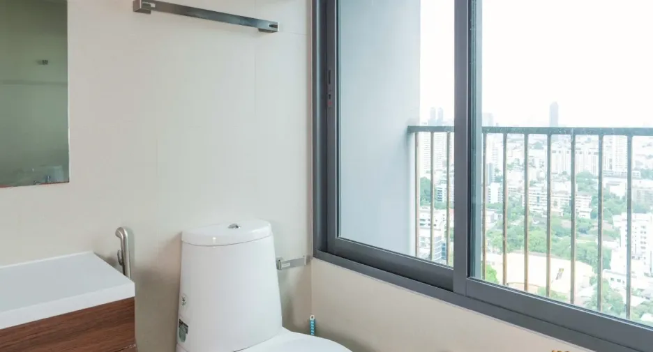 ขาย 2 ห้องนอน คอนโด ใน คลองเตย, กรุงเทพฯ