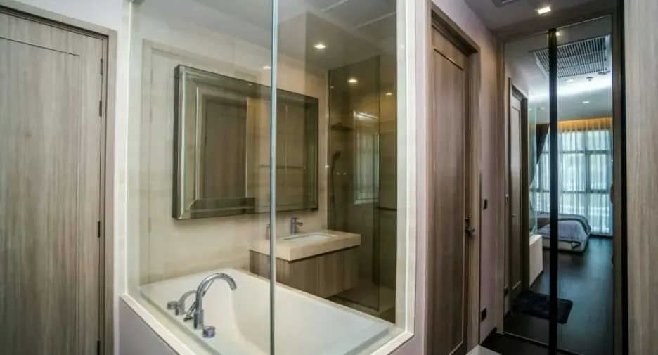 For rent and for sale 1 bed condo in Khlong Toei, Bangkok