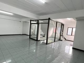 For rent 10 bedrooms retail Space in Mueang Chiang Mai, Chiang Mai