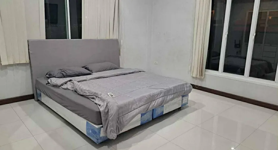 Villa zum Kauf und zur Miete mit 4 Zimmer in Bang Lamung, Chonburi