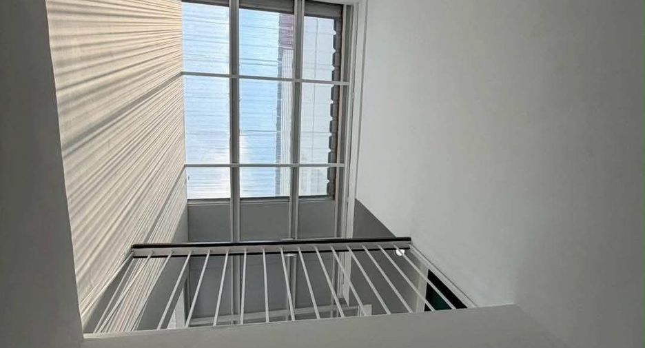 Продажа 4 спальни дом в Пхра Кханонг, Бангкок