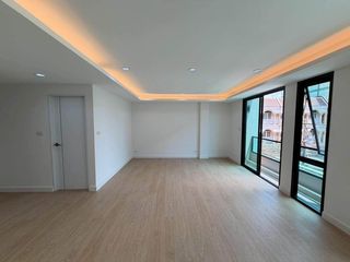 For sale 4 ベッドルーム house in Phra Khanong, Bangkok