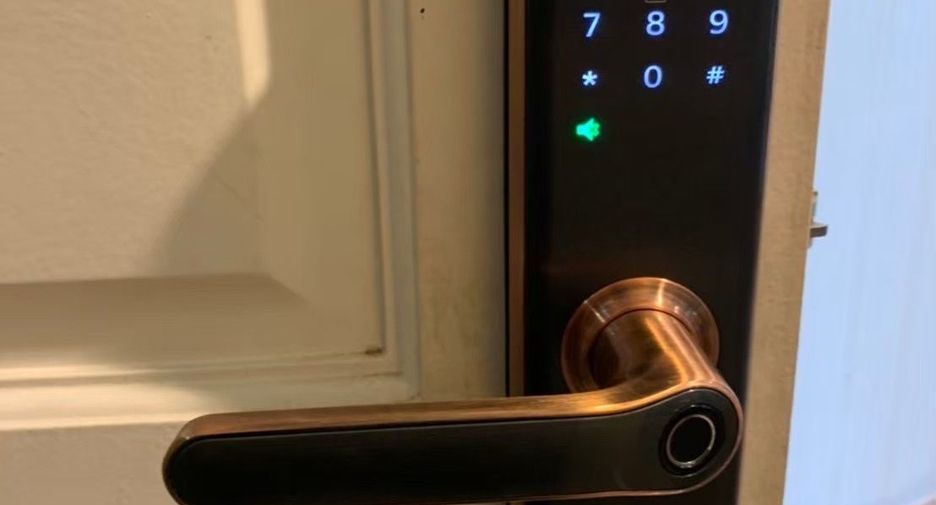 Condo en alquiler de 2 habitaciones en Huai Khwang, Bangkok