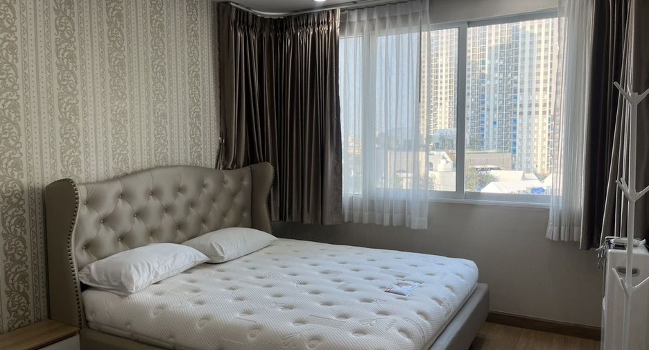 Condo en alquiler de 2 habitaciones en Huai Khwang, Bangkok