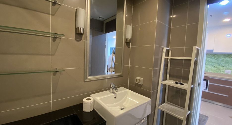 For rent 1 bed condo in Sathon, Bangkok