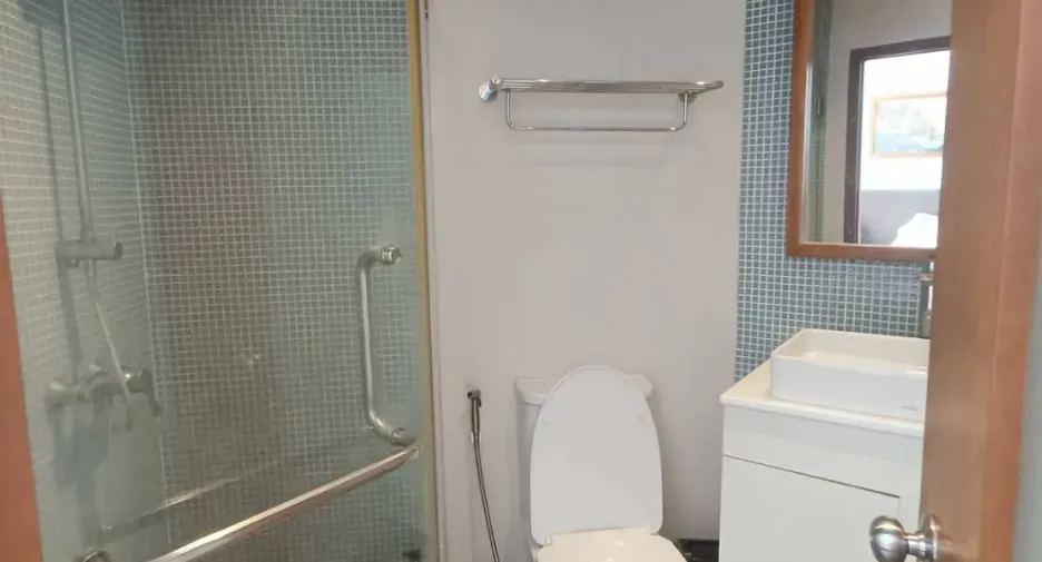 For rent 1 bed condo in Watthana, Bangkok