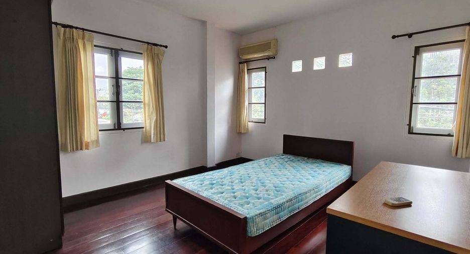 For rent 3 bedrooms house in Bang Na, Bangkok