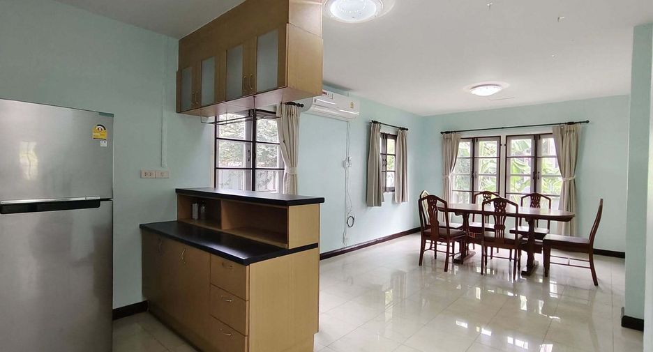 For rent 3 bedrooms house in Bang Na, Bangkok