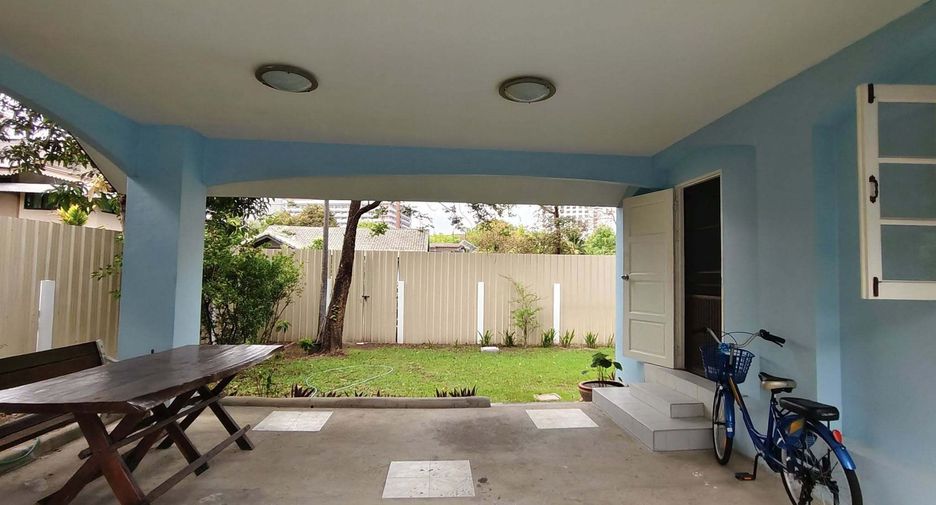 For rent 3 bedrooms house in Bang Na, Bangkok