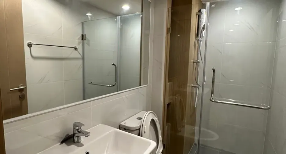 For rent 2 bedrooms condo in Watthana, Bangkok