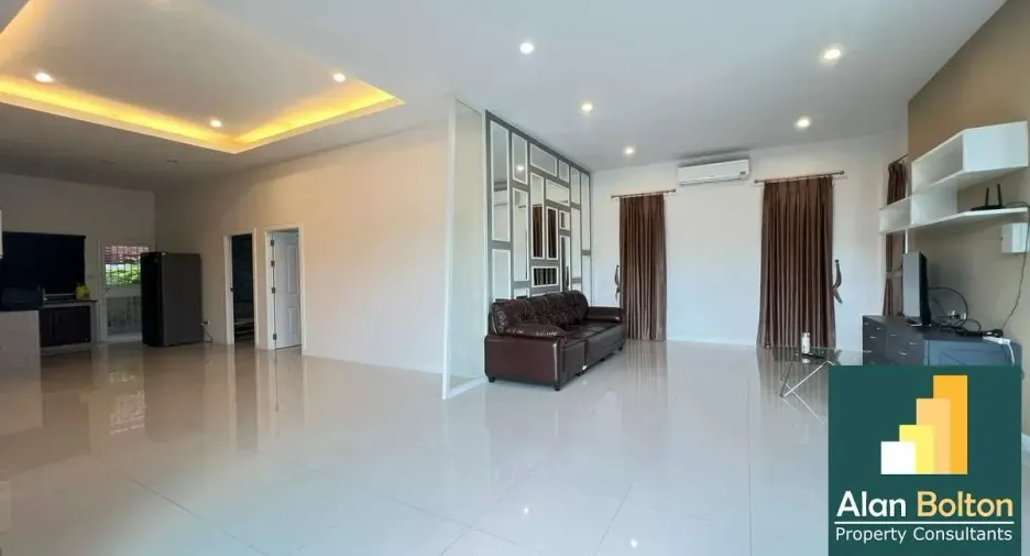 For rent 3 bedrooms house in Huay Yai, Pattaya