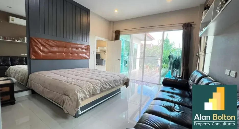 For rent 3 bedrooms house in Huay Yai, Pattaya