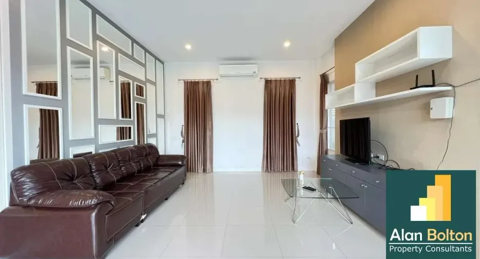 For rent 3 bedrooms house in Huay Yai, Pattaya