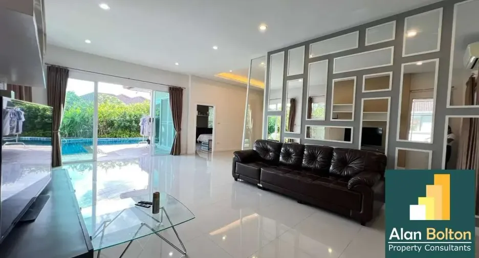 For rent 3 bedrooms house in Huay Yai, Pattaya