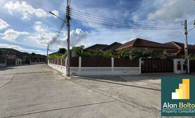 Casa en alquiler de 3 habitaciones en Bang Lamung, Chonburi