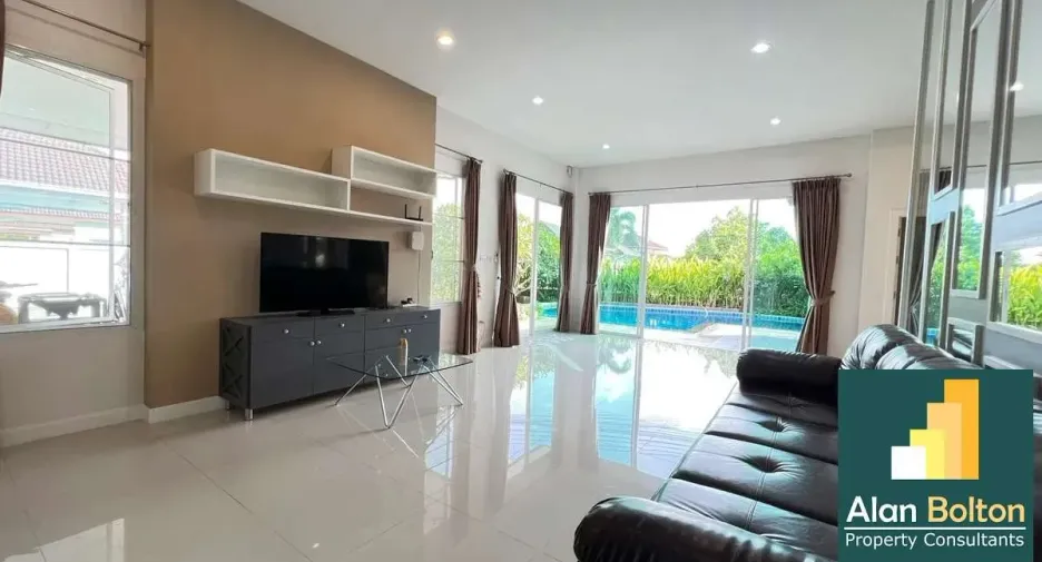 For rent 3 bedrooms house in Huay Yai, Pattaya