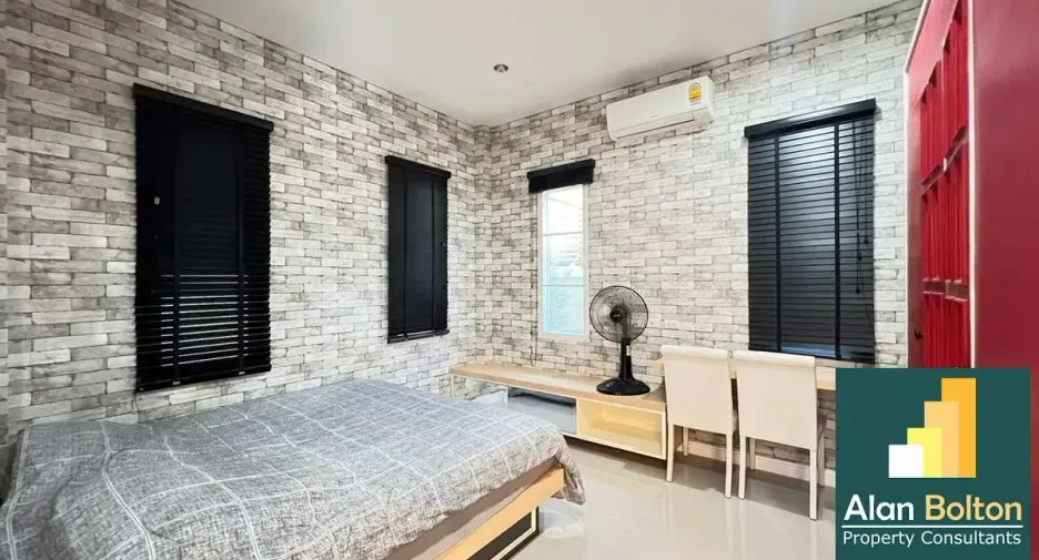 For rent 3 bedrooms house in Huay Yai, Pattaya