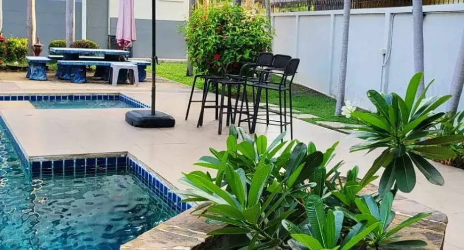 For rent and for sale 4 bedrooms house in Bang Lamung, Chonburi