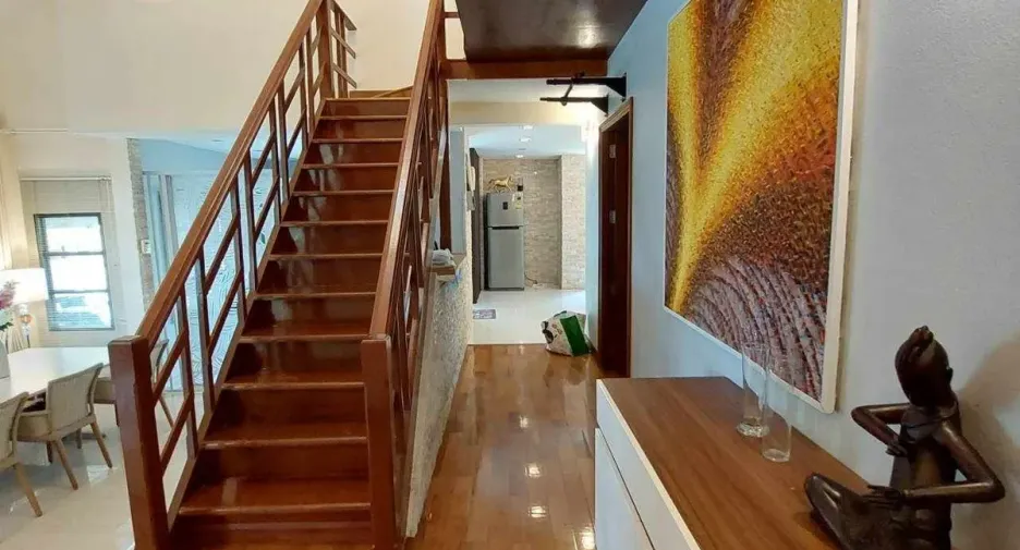 For rent and for sale 4 bedrooms house in Bang Lamung, Chonburi