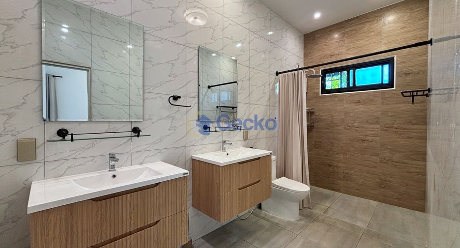 For rent 4 ベッドルーム house in Bang Lamung, Chonburi