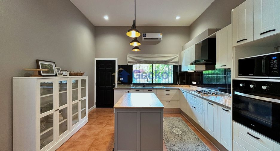 For rent 4 ベッドルーム house in Bang Lamung, Chonburi