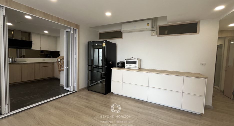 For rent 3 bedrooms condo in Khlong Toei, Bangkok