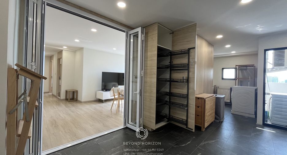 For rent 3 bedrooms condo in Khlong Toei, Bangkok