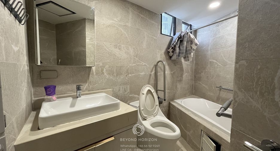For rent 3 bedrooms condo in Khlong Toei, Bangkok