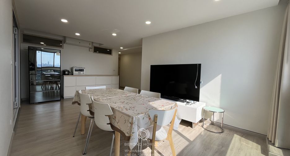 For rent 3 bedrooms condo in Khlong Toei, Bangkok