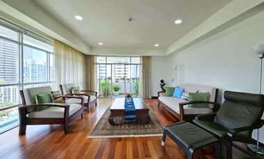 For rent そして for sale 3 ベッドルーム condo in Watthana, Bangkok