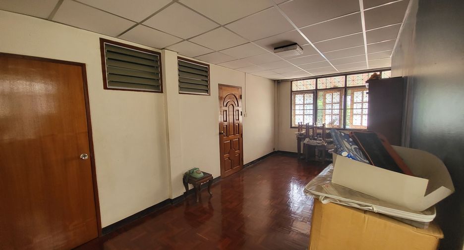 For sale 21 ベッドルーム townhouse in Mueang Chiang Mai, Chiang Mai