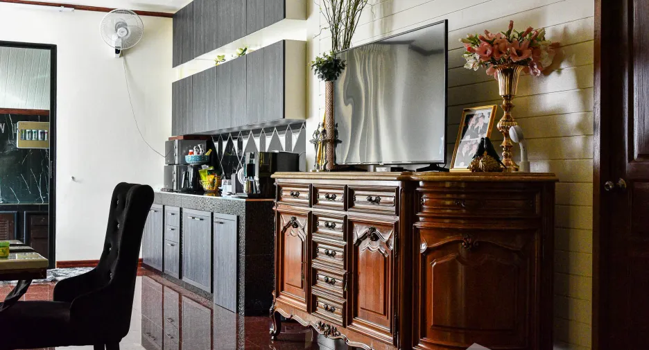 For sale 4 bedrooms house in Wiang Nong Long, Lamphun