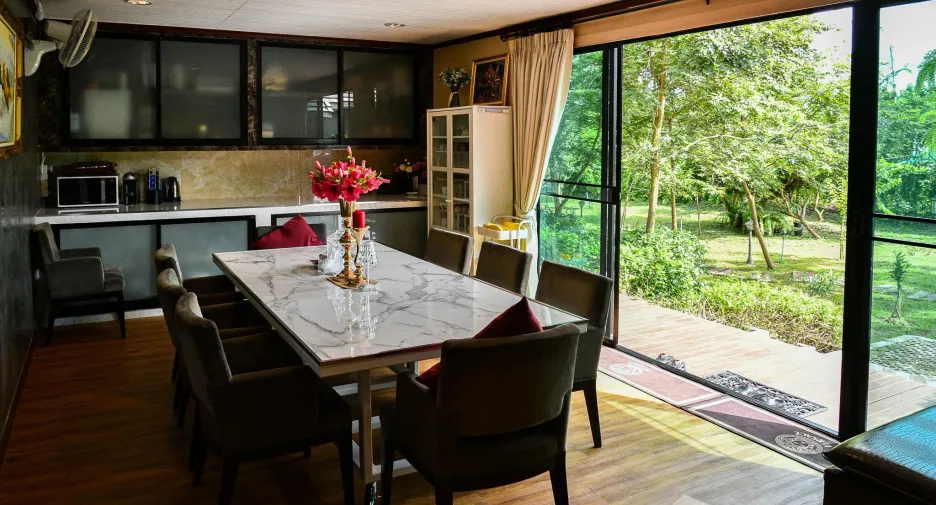 For sale 4 bedrooms house in Wiang Nong Long, Lamphun